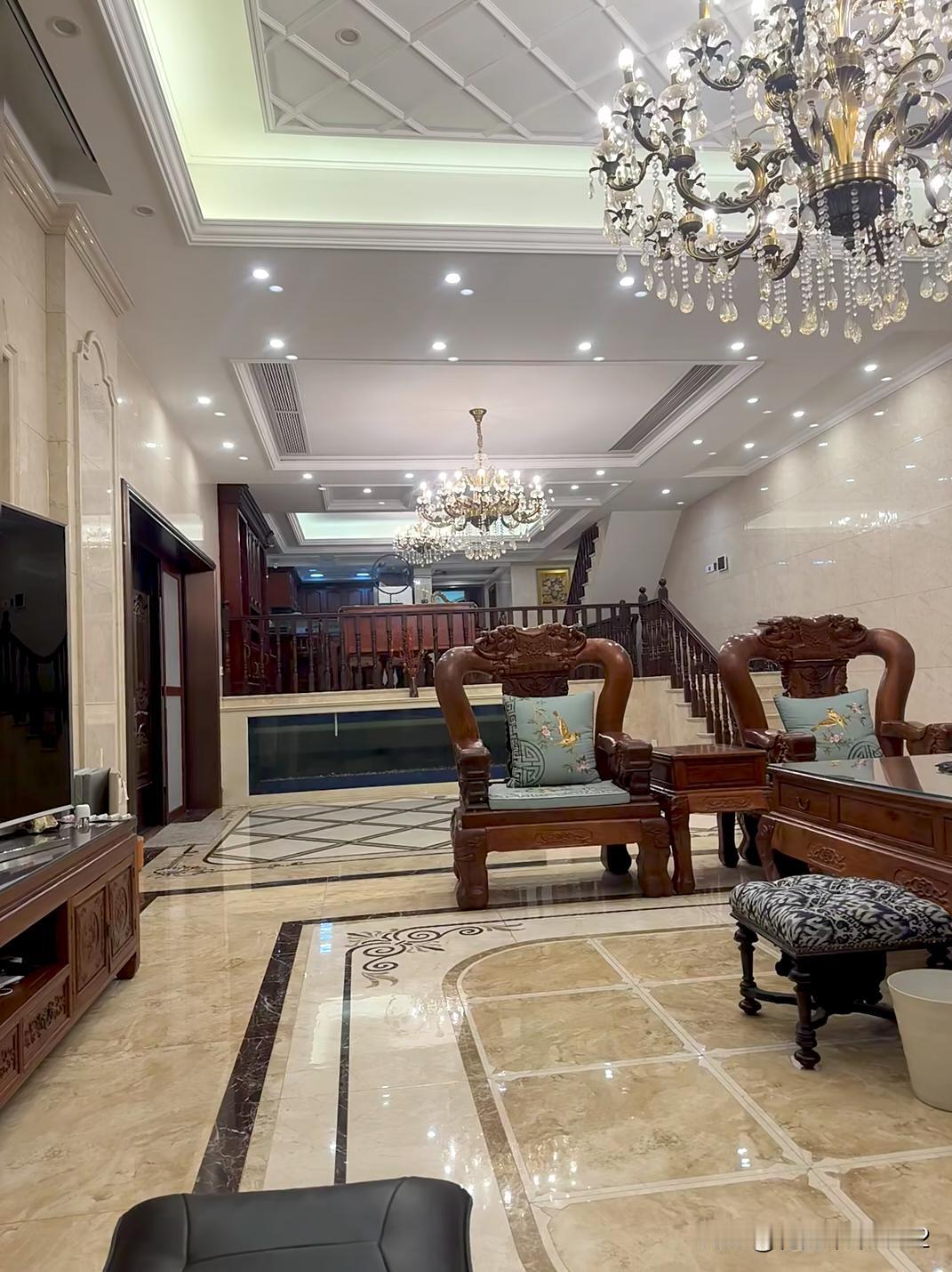 普通家庭听劝！总价低的小联排别墅真的别乱买。当初看样板间时眼睛都亮了！“联排别