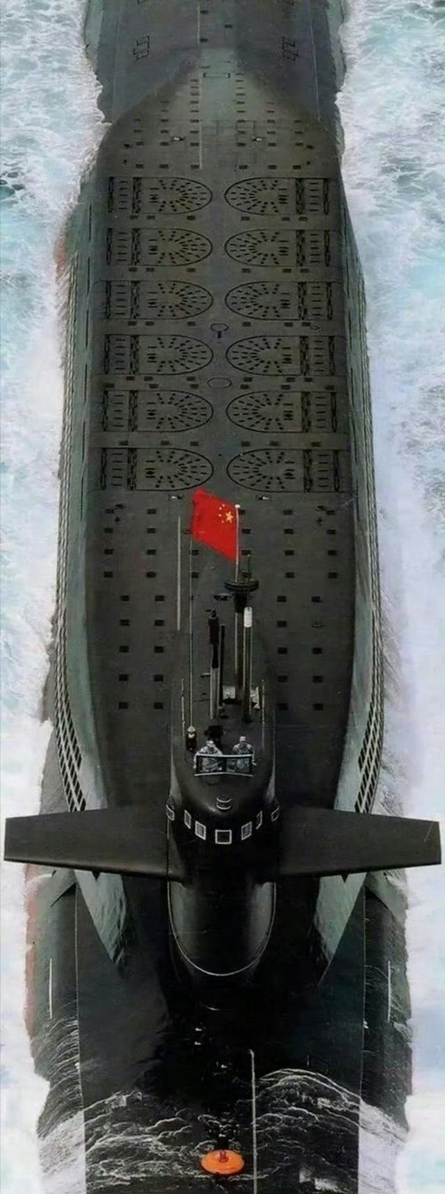 中国巨鲸核潜艇​​​