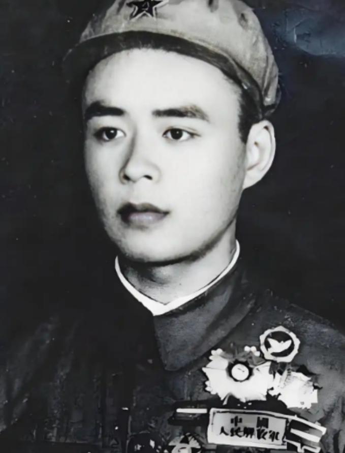 上甘岭一战，16岁的小战士忽然尿急，竟然在迫击炮上撒了一泡尿。没想到，就是这么一