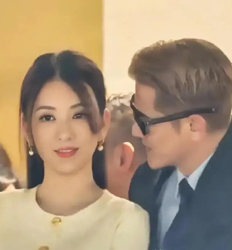 郭富城的马赢了，小美激动得上蹿下跳，跟城城击掌庆祝，情绪完全同步！你说这才是志