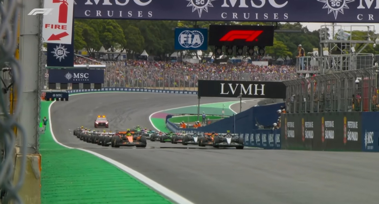 法拉利双车退赛谁能想到一觉醒来潘子直接从维修区干到P3，乐老四反而提前打卡下