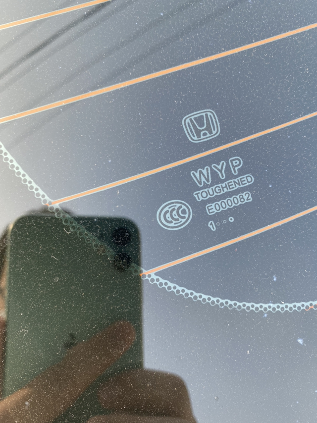 11代思域玻璃有没有发现11代思域前挡风玻璃和驾驶侧和副驾的玻璃是辐耀的，后座