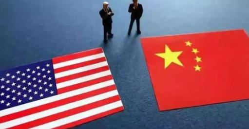 全世界都在等中美分出胜负：中国货堆成山卖不动，美国钱堆成山买不到，这场拉锯到了最