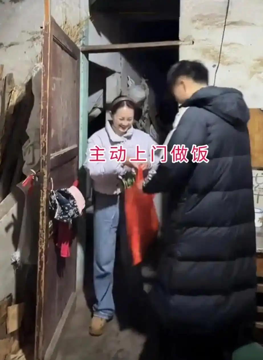四川的这一段相亲缘分，在网上引来不少讨论。两个人经熟人介绍刚认识，彼此简单聊了
