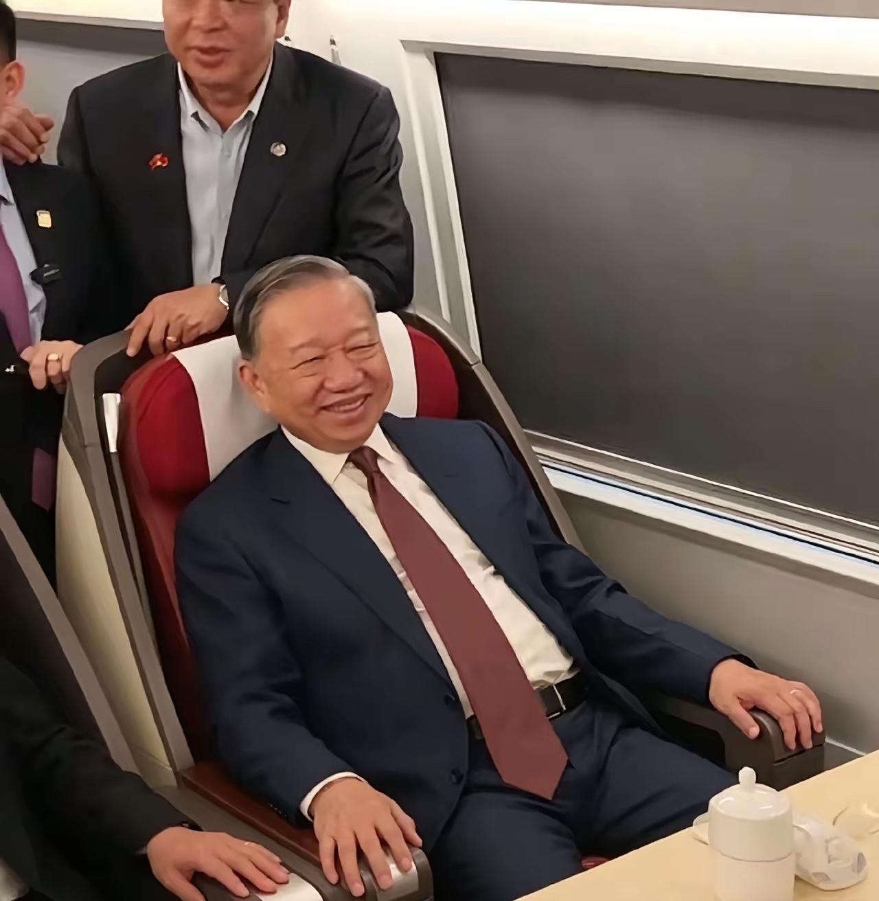 果然还是大国更懂互联互通！我问朋友，苏林要去广西，飞过去2小时就到，为什么