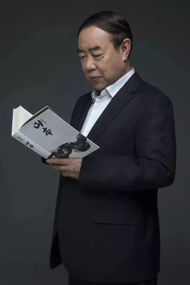 《废都》是“屎尿体”/诗人贾浅浅的父亲贾平凹给文坛投的一枚“文化原子弹”——炸出