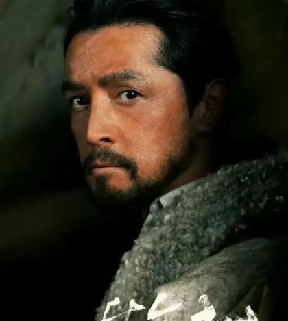 胡歌《生命树》的戏份应该很少他已经杀青了，拍了不到20天，他其实完全可以挂一个