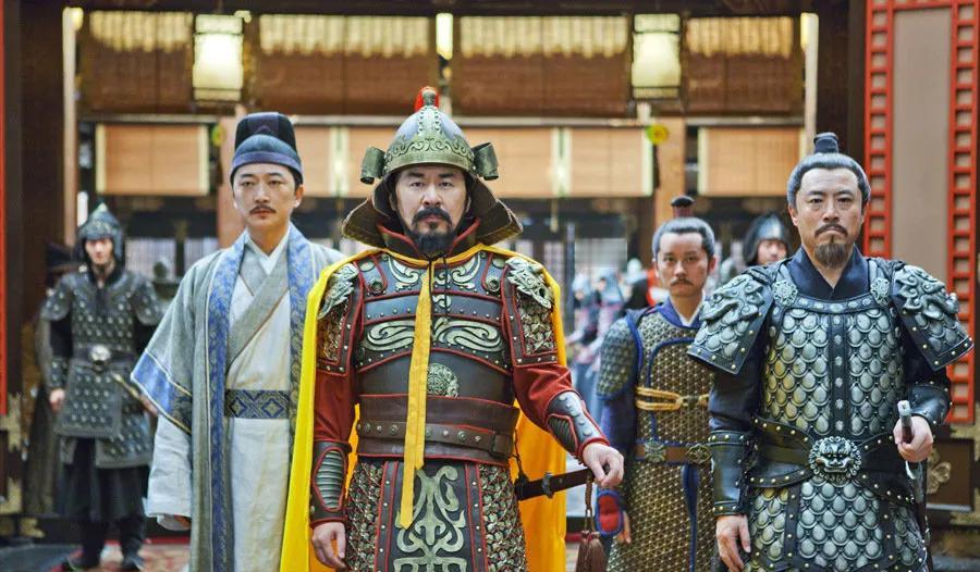 公元960年正月初四，陈桥驿。赵匡胤酒醒，发现自己身上多了件黄袍。手下将士跪了一