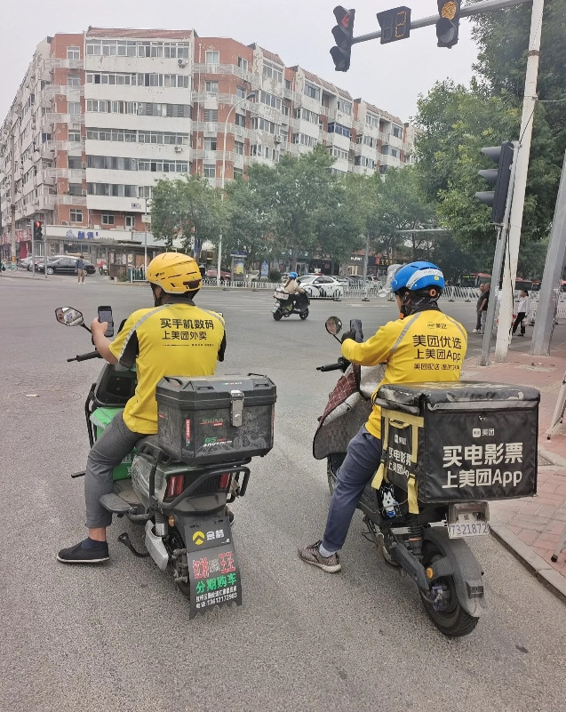 我一直不知道这些外卖员，每一单能挣多少钱，直到那天在电梯里，看到外卖员的手机。