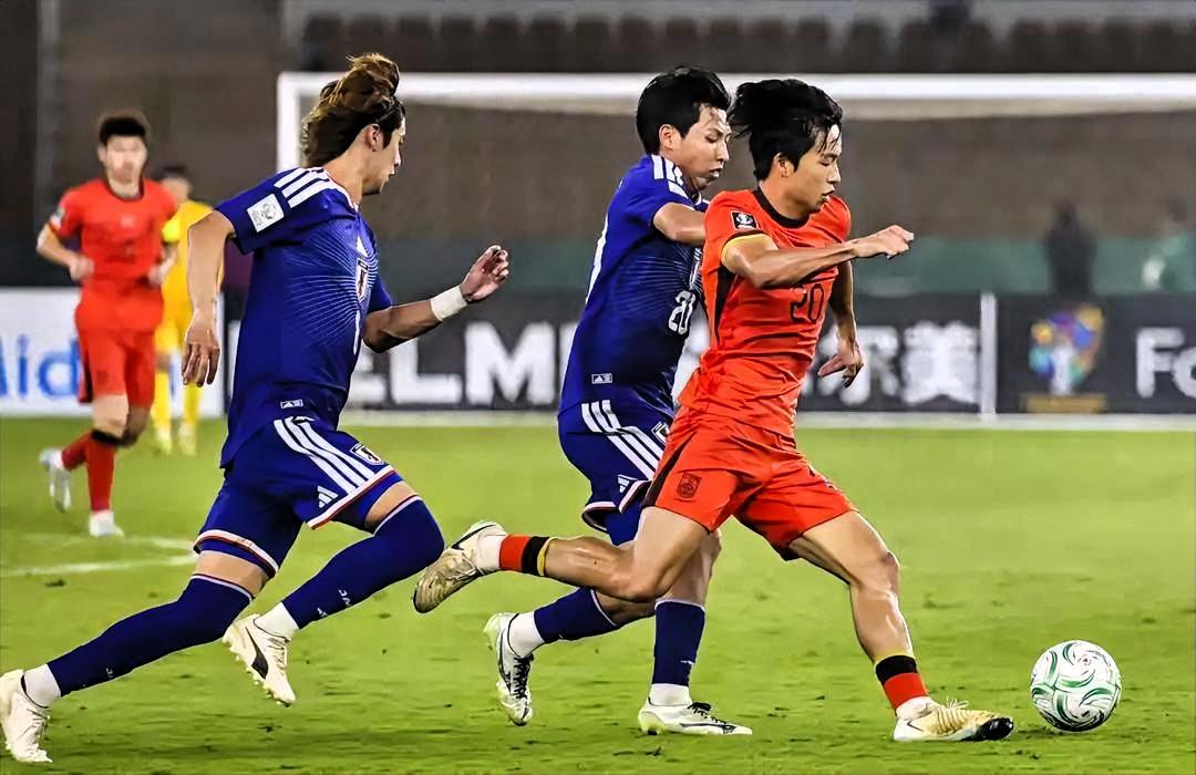 中日U23的差距是体系化、代际化的全面差距，不是单场4球或身价能概括的——日本用