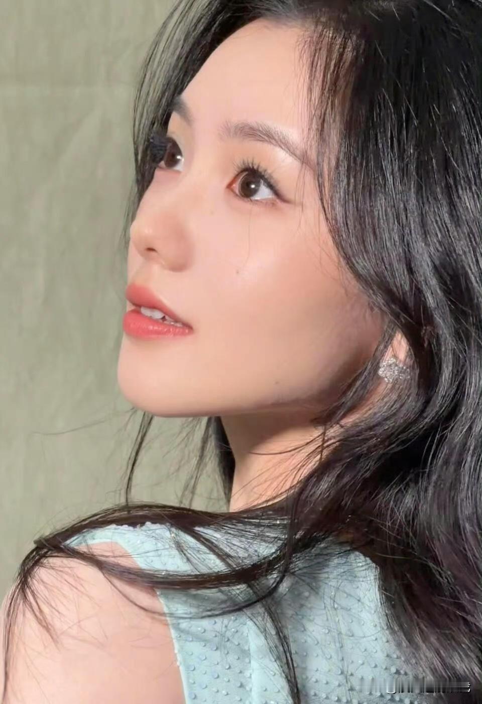 刘浩存怼脸拍[吐舌头眯眼睛笑][吐舌头眯眼睛笑]