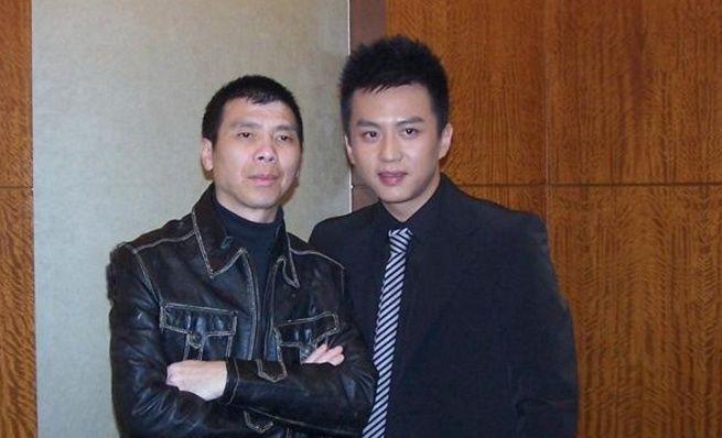 那年冯小刚还年轻，邓超靓仔一枚，孙俪可水灵了。蛮看好孙俪邓超这对夫妻的，一个搞怪