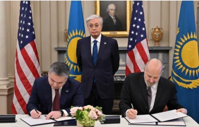 刚签了几百亿的单子，结果到了发货的时候却傻眼了！哈萨克斯坦这时候想起了好邻居中国