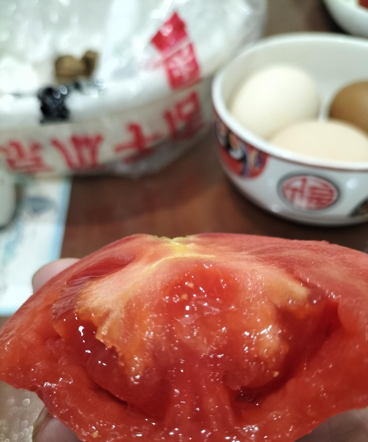 东北物价低吗？老爸一行刚从东北探亲回来，今天一家人复盘。说起东北物价，三伯说，