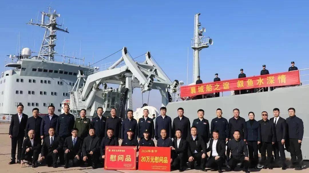 它是功勋卓著的战舰，创造了无数“第一”，但如今真正认识它的人已不多了。乌梁素海舰