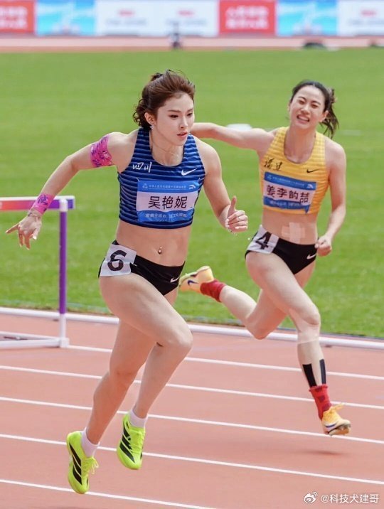 吴艳妮12秒99夺冠莫家蝶摔倒6月27日日照全国田径冠军赛暨亚运选拔赛，女子10