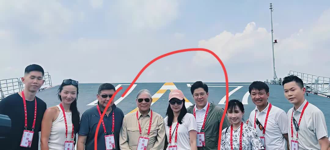霍家父子真是太聪明了，人前，给足儿媳妇面子，因为他们懂得一个道理，女人兴