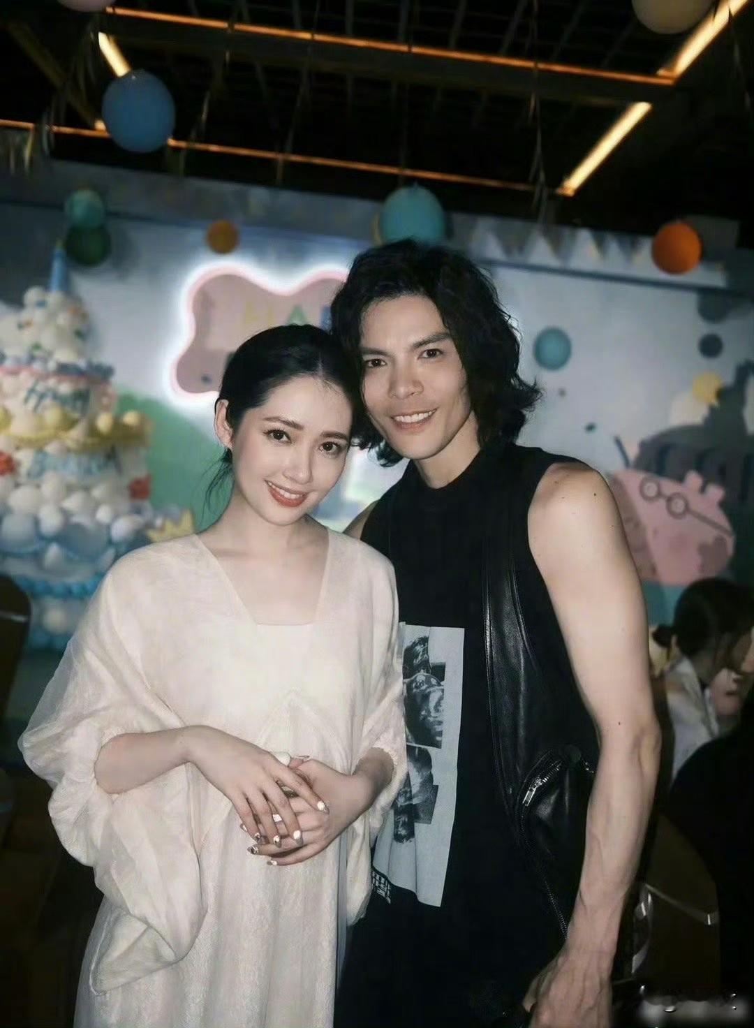 向佐首曝求婚郭碧婷心情！怕被拒仍死磕：求到结婚为止，甜晕了《寻真之地》这波