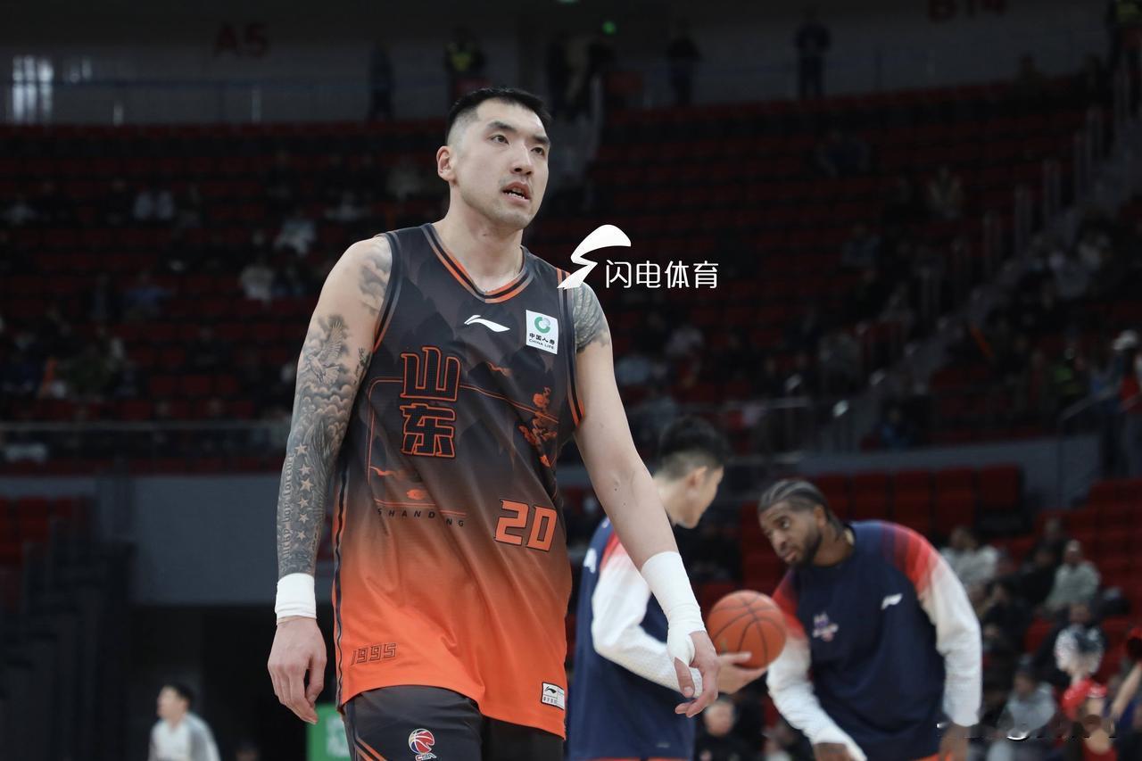 这个赛季的山东男篮，到目前为止，经历低开高走的局面，打出了团队篮球，前面来了一波