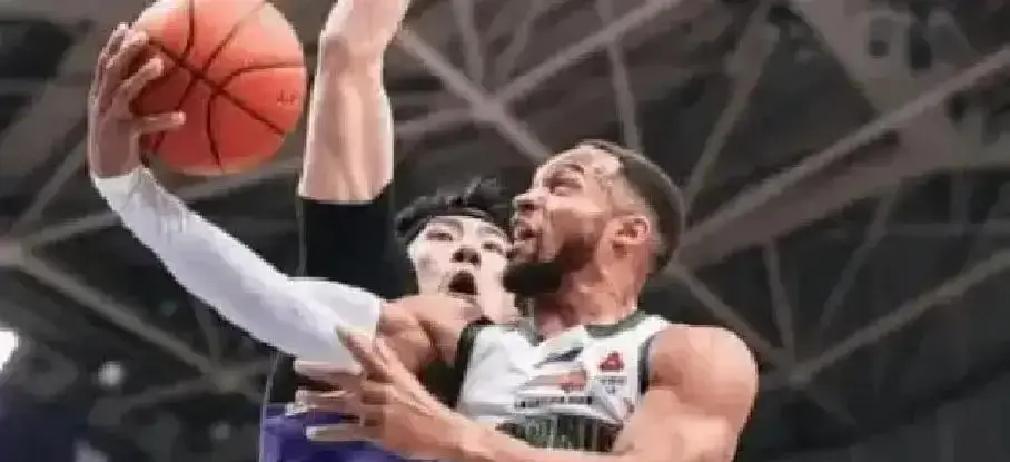 辽宁砸180万抢人！昨晚刚官宣，布拉德利·梅洛落地沈阳，体检一过就进训练场