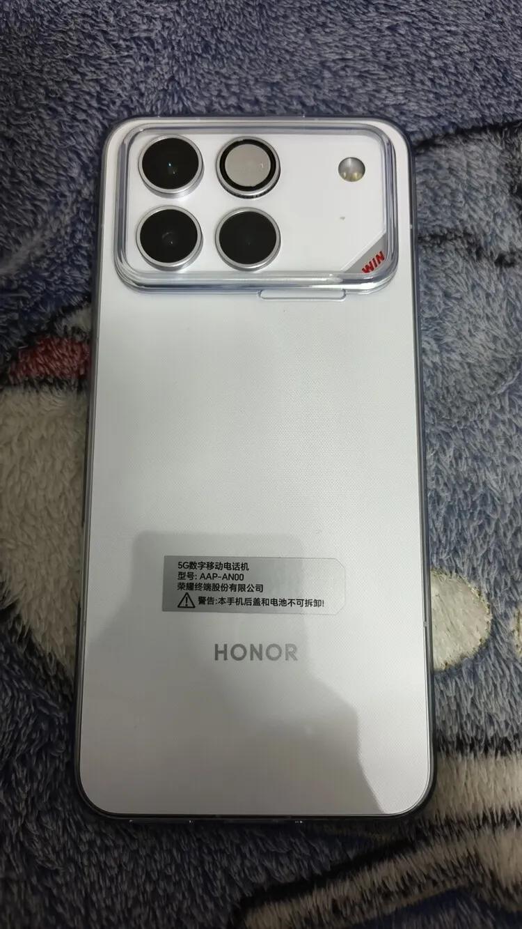 不好意思，是我唐突了！荣耀WIN这机器，用了几天，有几个点我还真没绷住。先说