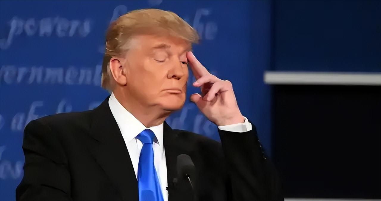 狐狸尾巴到底还是藏不住了！特朗普将要访华，谁成想临行前突然翻脸。这招“极限施压”