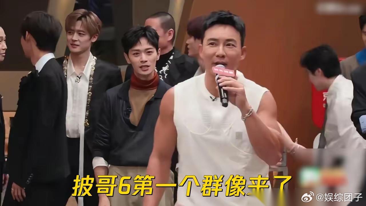 内娱这么多男明星，我最搞不懂的就是刘畊宏了。都52岁了，当年靠《本草纲目》单