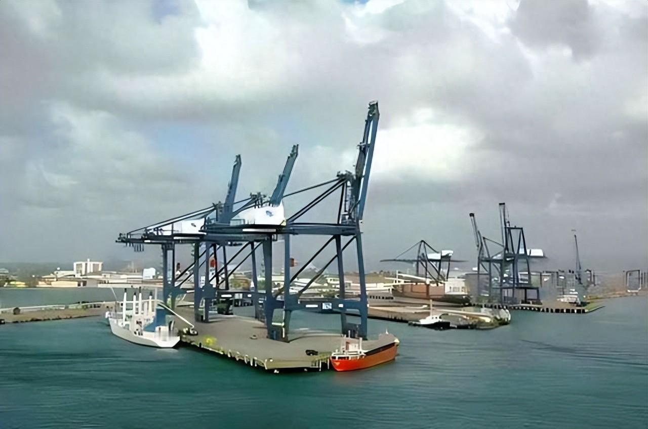 巴拿马这回恐怕是赌输了！强行撕毁租约，赶走香港长和，他们大概以为自己拿回了金饭碗