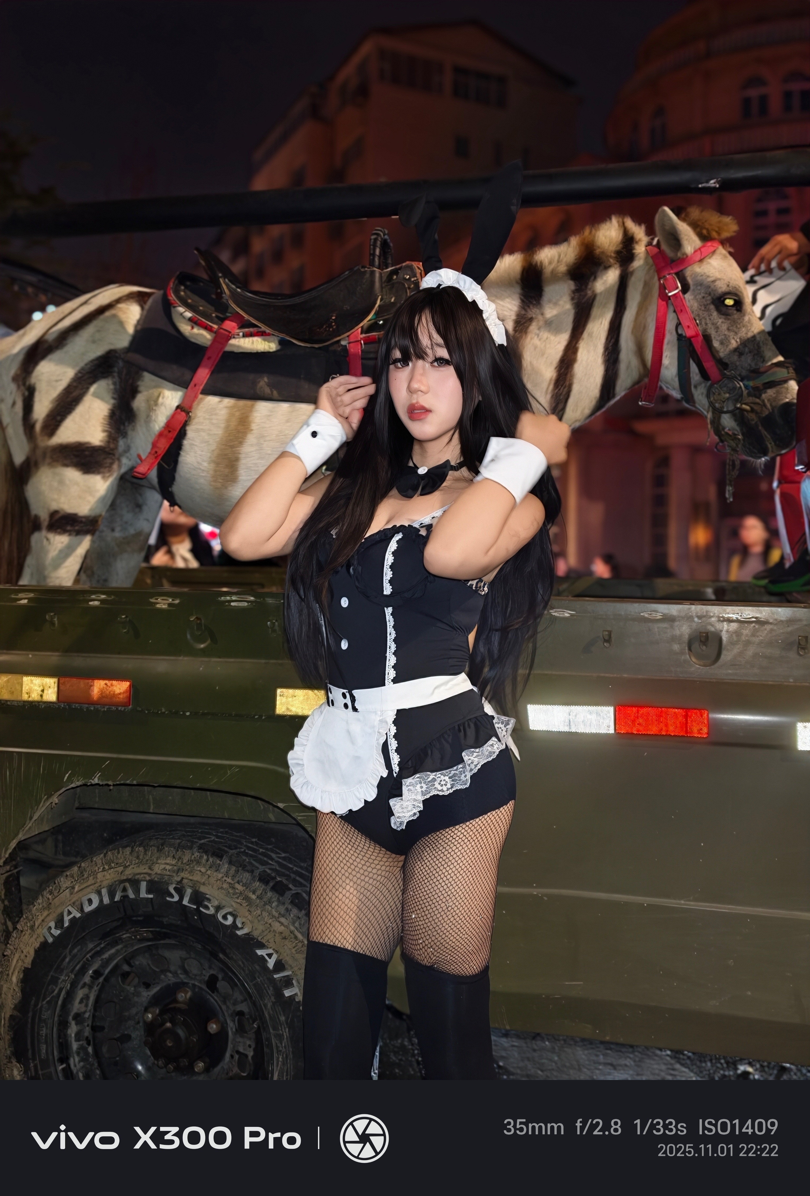 武汉的夜生活相当不错恰逢万圣节，有Cosplay巡游，用vivoX3