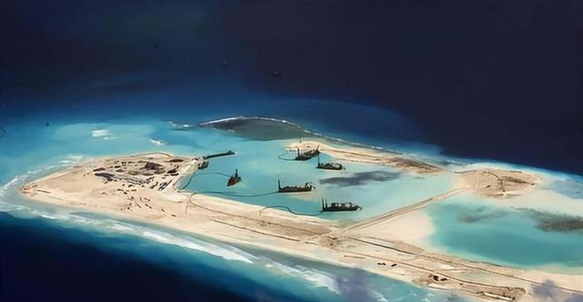 越南闷声在南海“种岛”，起重机日夜不停，中国为啥没掀桌子？最新卫星图像显示，