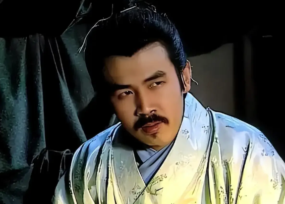 姜维能离间成功，是因为钟会不反都不行。也就是说，即便没有姜维离间，钟会也得反。而