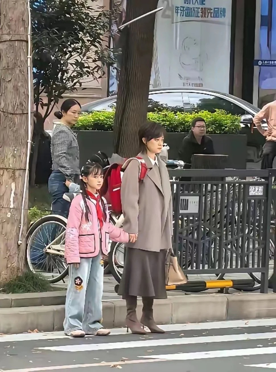 孙俪女儿跟她共用一张脸，不得不说基因太强大了