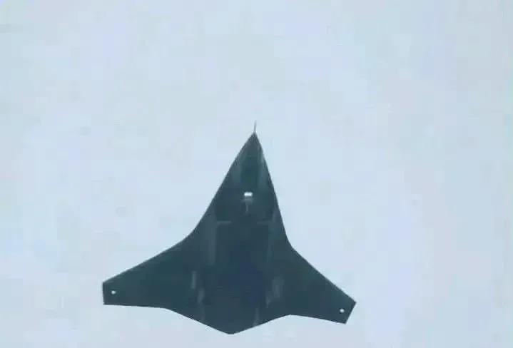 你以为的军备竞赛参赛对手：美国，俄罗斯，中国！实际的军备竞赛参赛对手：成飞，沈