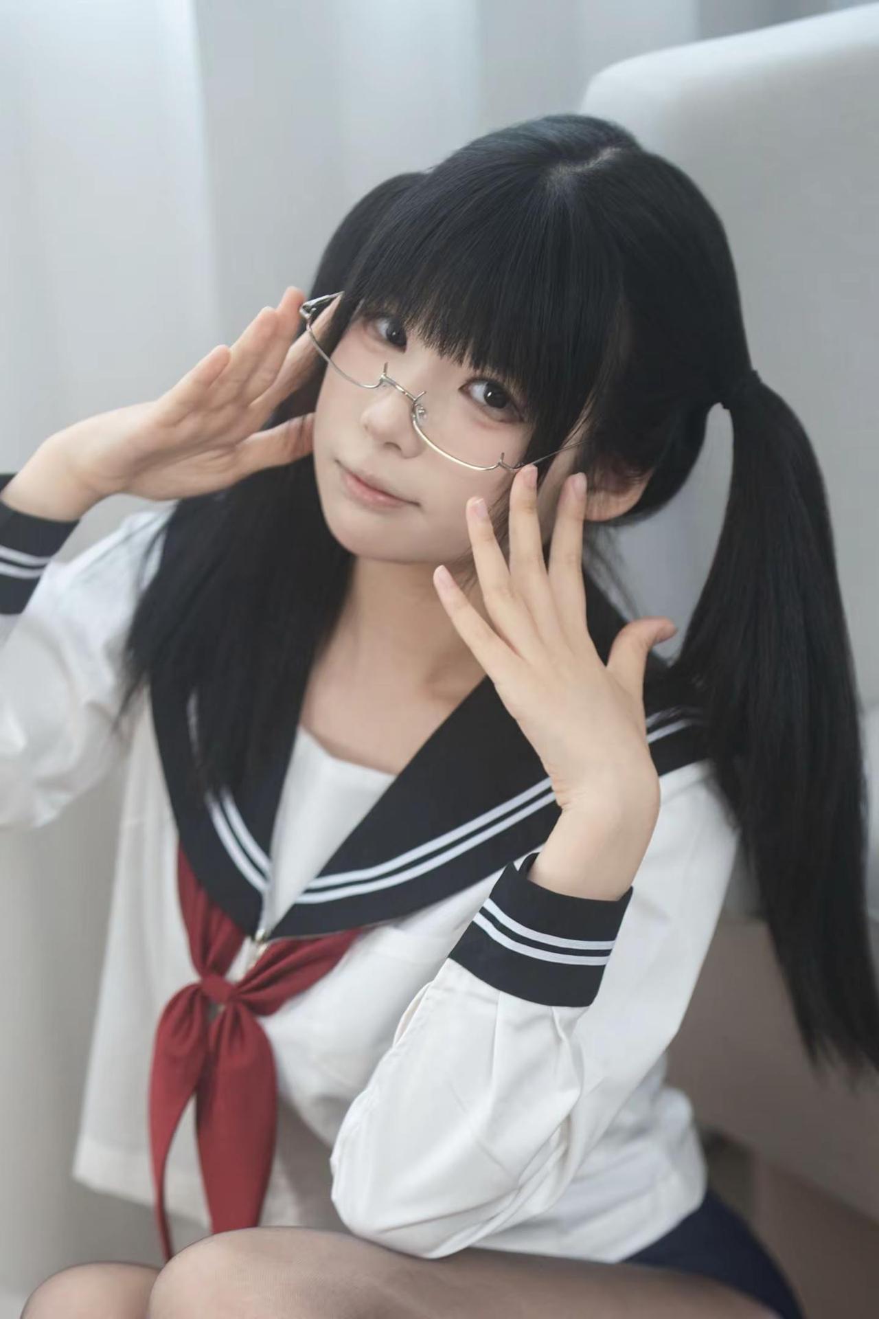 老师今天学什么。📷@小詹水手服穿搭