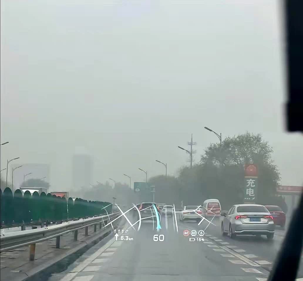 希望以后所有的车都要取消这个功能，简直太鸡肋了，把车主的生命安全当儿戏！