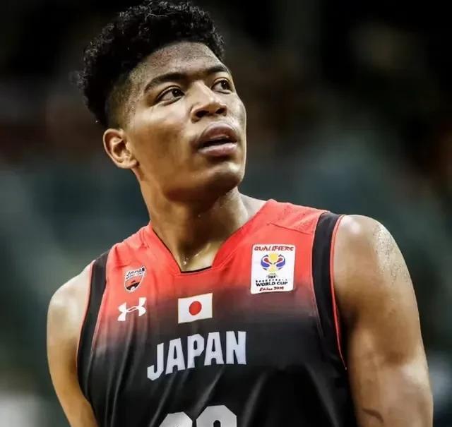 留主帅还是八村垒，日本篮协面临一个左右为难的选择！在日本男篮爆冷不敌黎巴嫩男篮