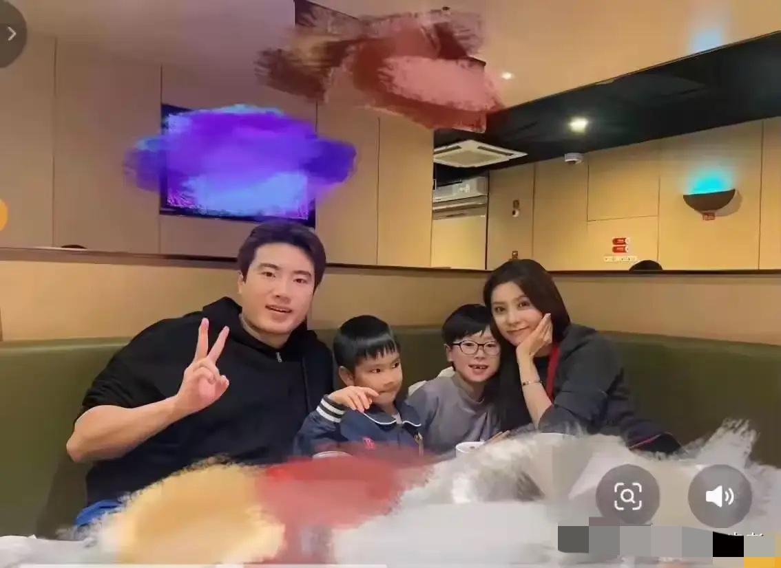 我好奇查了一下梁靖昆的背景，真是不查不知道，一查真惊叹。这个家伙虽然在球