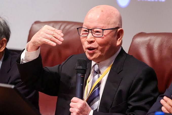 蔡英文的“精神导师”、民进党前主席许信良为赖清德辩护了。关于“双少数”执政的民进