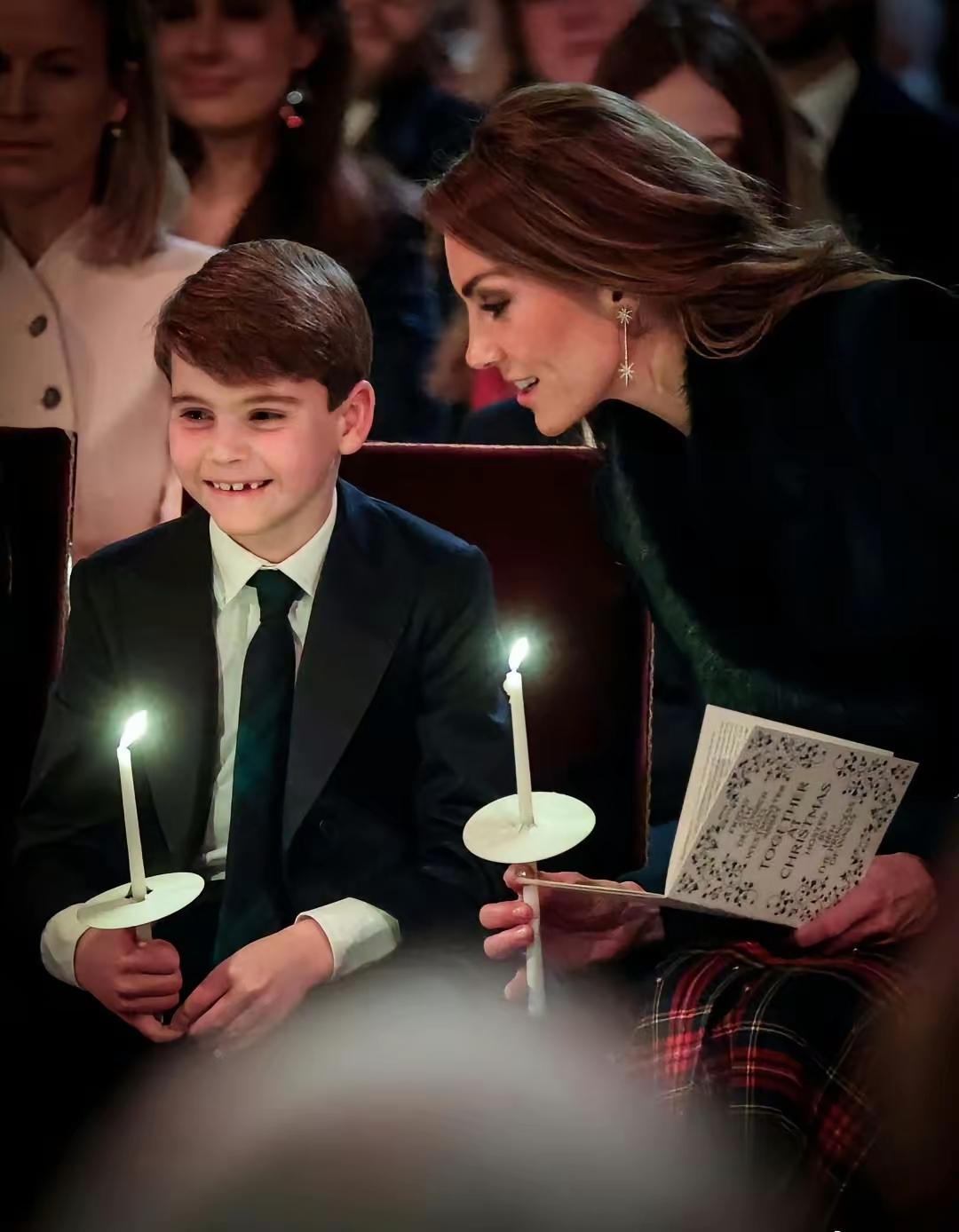 小王子长大了！这范，是真的松弛和自信！身为未来的王室闲散王爷，路易斯人气并不比