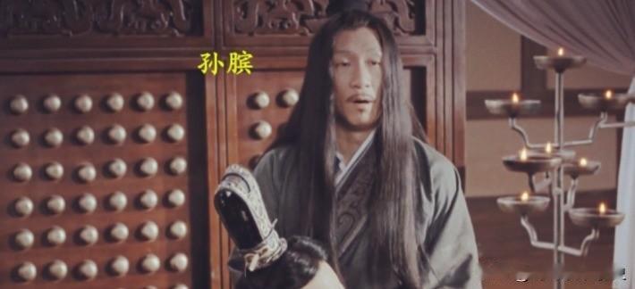 我侄子被辞退后找我哭，我给他讲了《资治通鉴》里最会忍的人侄子今年被公司裁了。