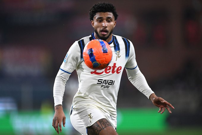 NicolòSchira曼联已经加入亚特兰大中场埃德森的争夺战。他已与马德里竞