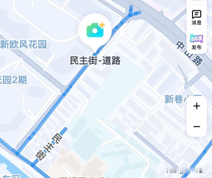 以前小时候，我住在青石路，听老人讲在无锡，刚解放的时候在民主街有一户人家是一个女