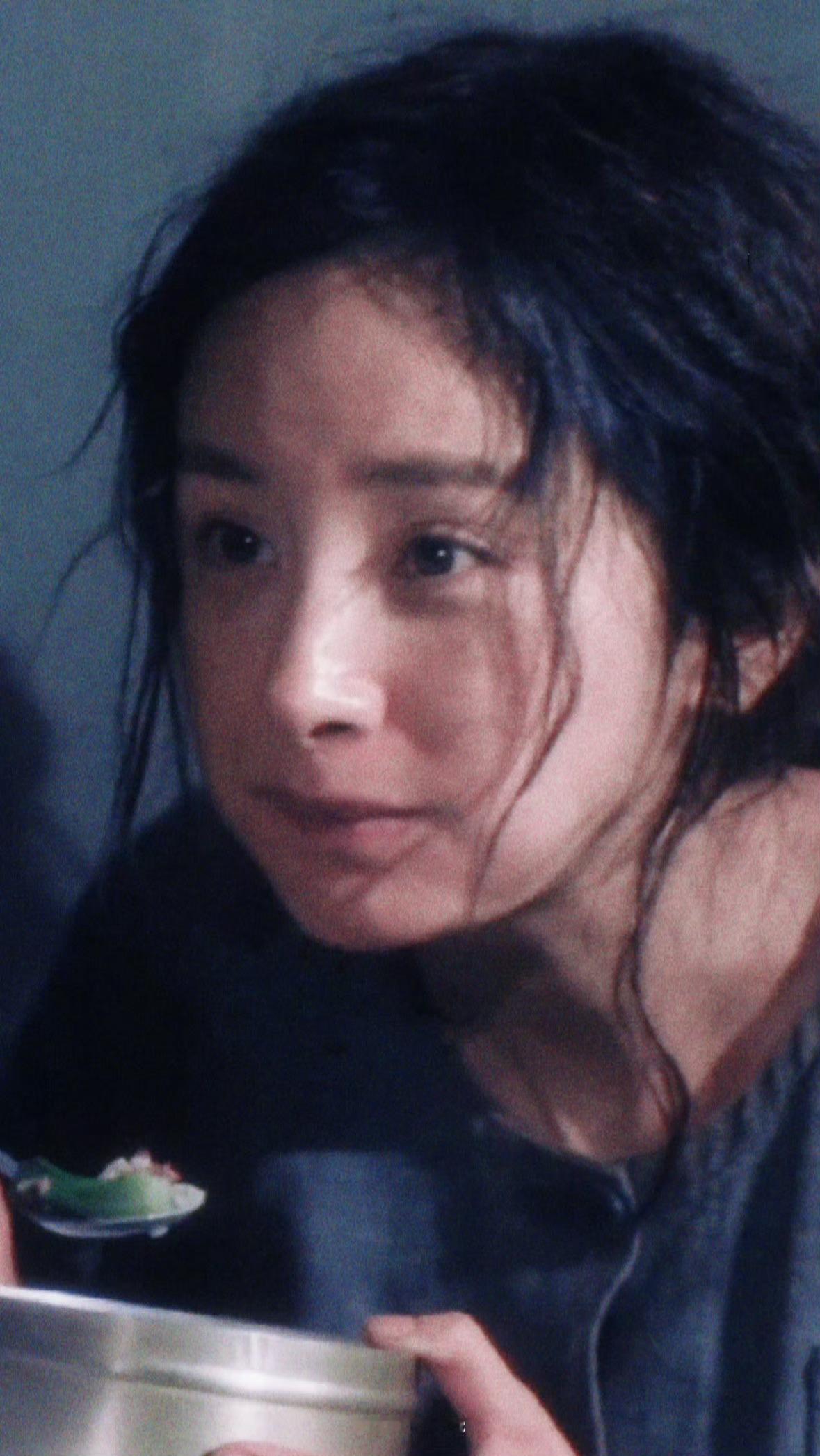 杨幂王小卤不知道真假，是就买了吃呗真瓜杨幂主演电影《酱园弄》正在上映待上映电