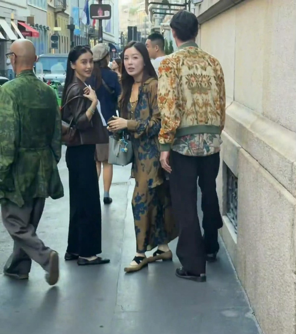 网友米兰偶遇Angelababy好想也做一个路人在路上偶遇到我的天使姐姐ang