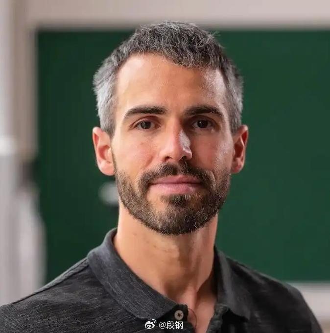 王虹的合作者约书亚·扎尔是南开大学讲席教授。2025年6月26日他正式加盟南开