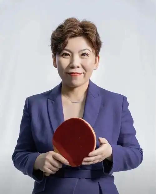 邓亚萍又被网暴了，一个拿过18个世界冠军、连续八年世界排名第一的运动员，就因为在