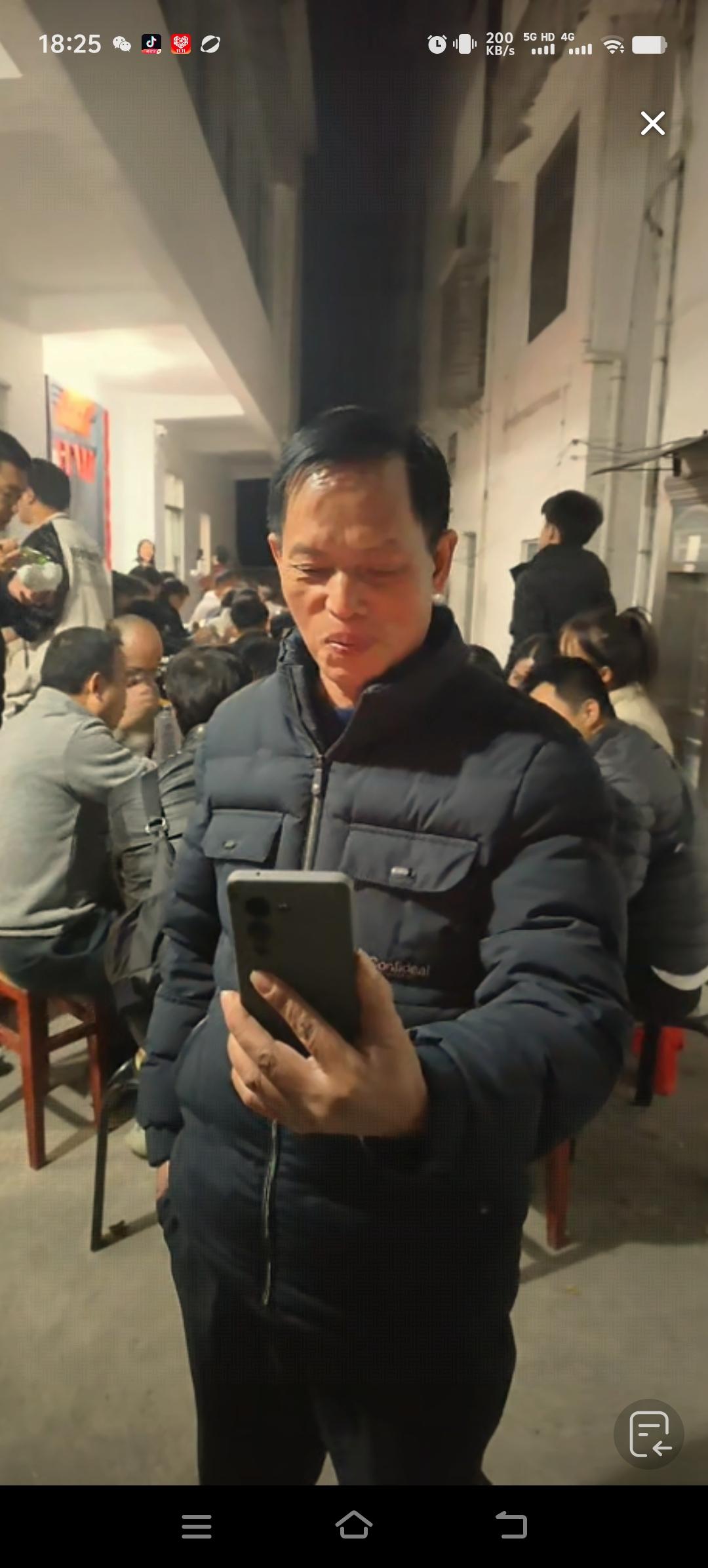 梁志辉的姐姐姐夫一起去把志辉接回来了，明天就认祖归宗了，小米奇爸爸等一些寻亲圈里