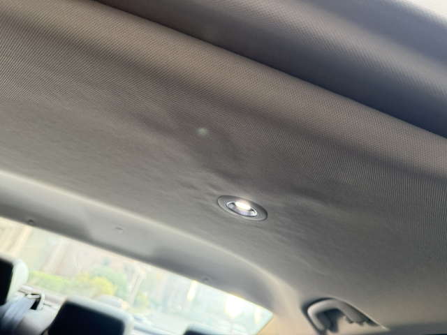 新车不到俩月车顶布变形了哪位大神帮看看这是咋的了怕到了四儿子店被他们忽悠