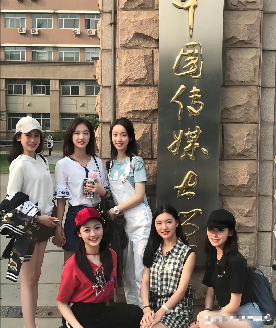 大学四年，她们最大的变化是什么？