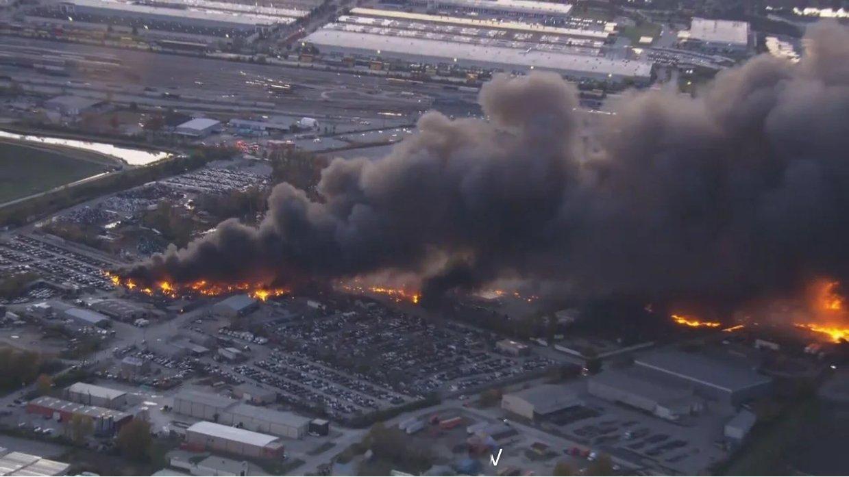 美国一机场发生飞机坠毁你的国际包裹可能已经烧掉了……这次坠毁的是国际快递公司UP